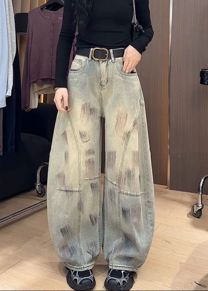 Effortlessly Elegant Pants with a Timeless Design