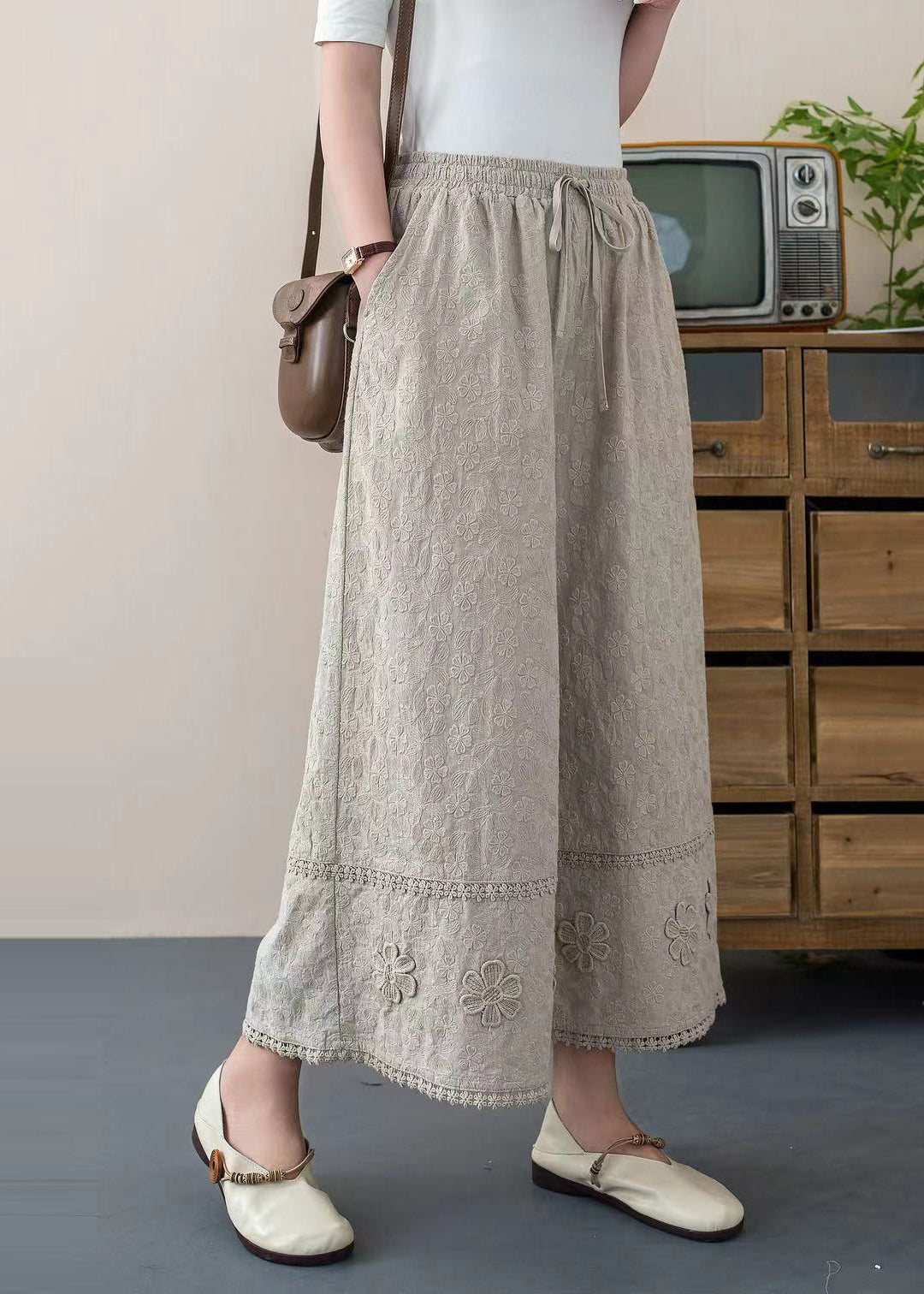 Classic Vintage Trousers with a Flattering Fit
