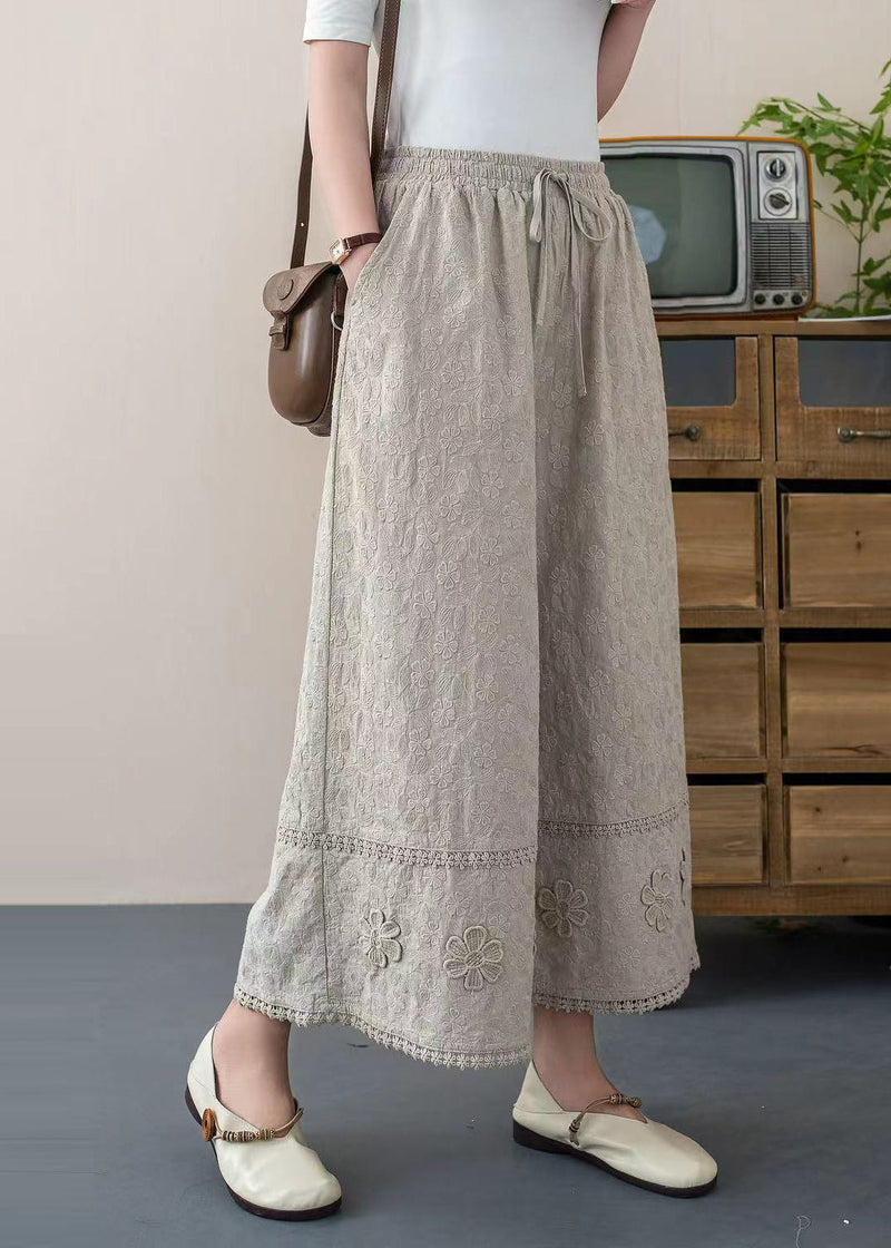 Classic Vintage Trousers with a Flattering Fit
