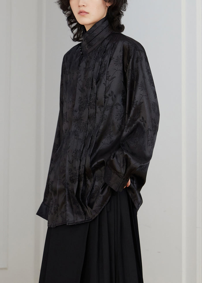 Sophisticated Blouse with a Clean Classic Look