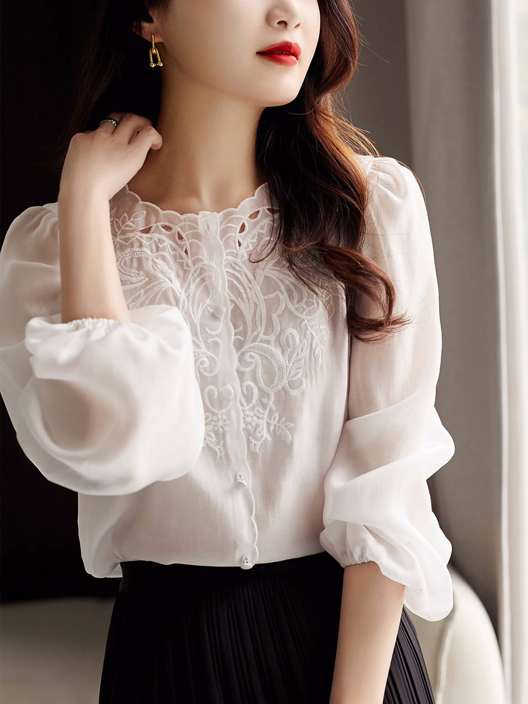 Well Tailored Shirt with a Graceful Silhouette
