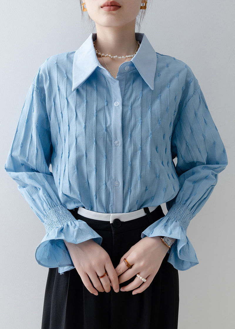 Classic Vintage Shirt with a Flattering Fit