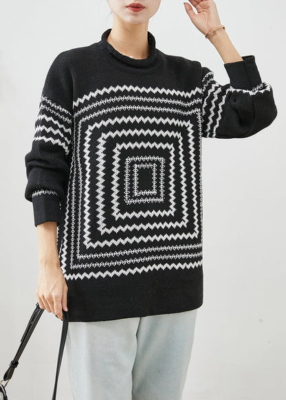 Effortlessly Elegant Sweater with a Timeless Design