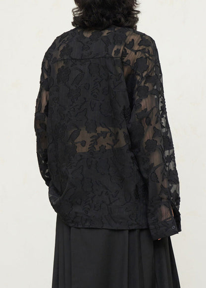 Well Tailored Top with a Graceful Silhouette