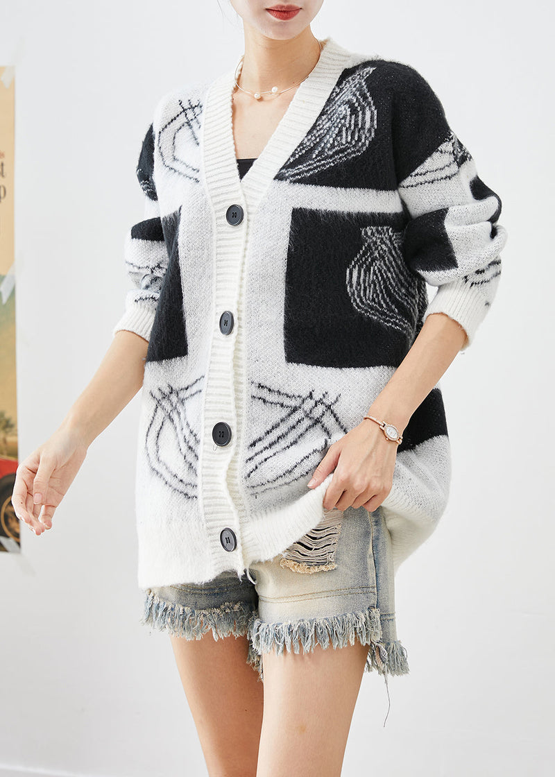 Well Tailored Cardigan with a Graceful Silhouette