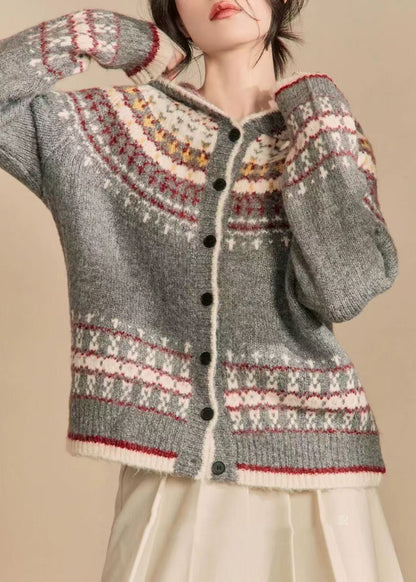 Effortlessly Elegant Cardigan with a Timeless Design