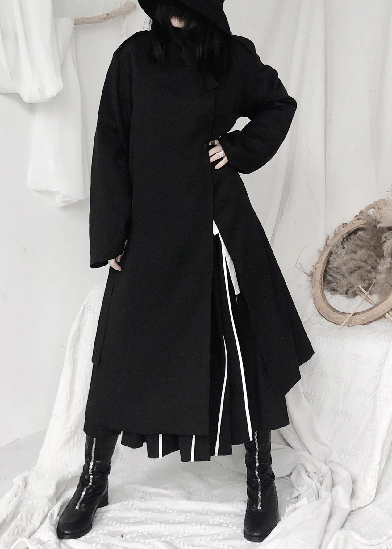 Well Tailored Coat with a Graceful Silhouette