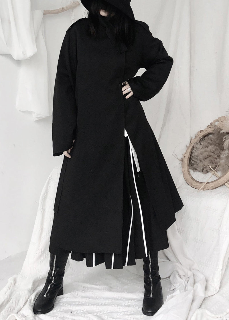 Well Tailored Coat with a Graceful Silhouette