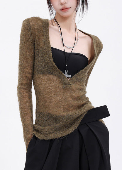 Sophisticated Blouse with a Clean Classic Look