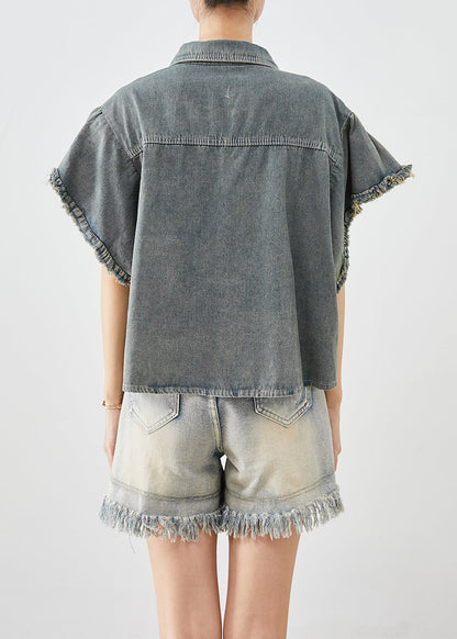Classic Vintage Shirt with a Flattering Fit