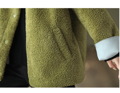 Beautifully Finished Coat in a Timeless Design