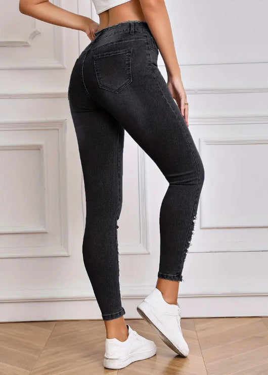 Beautifully Crafted Pants in a Classic Style