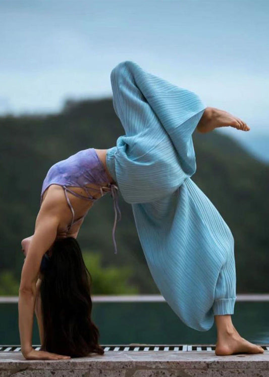 Well Tailored Pants with a Graceful Silhouette