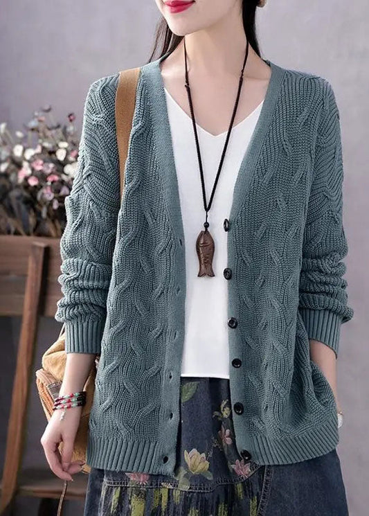 Effortlessly Elegant Sweater with a Timeless Design