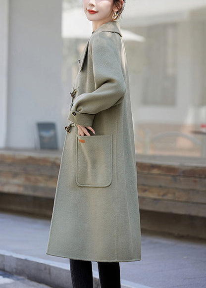 Effortlessly Elegant Coat with a Timeless Design