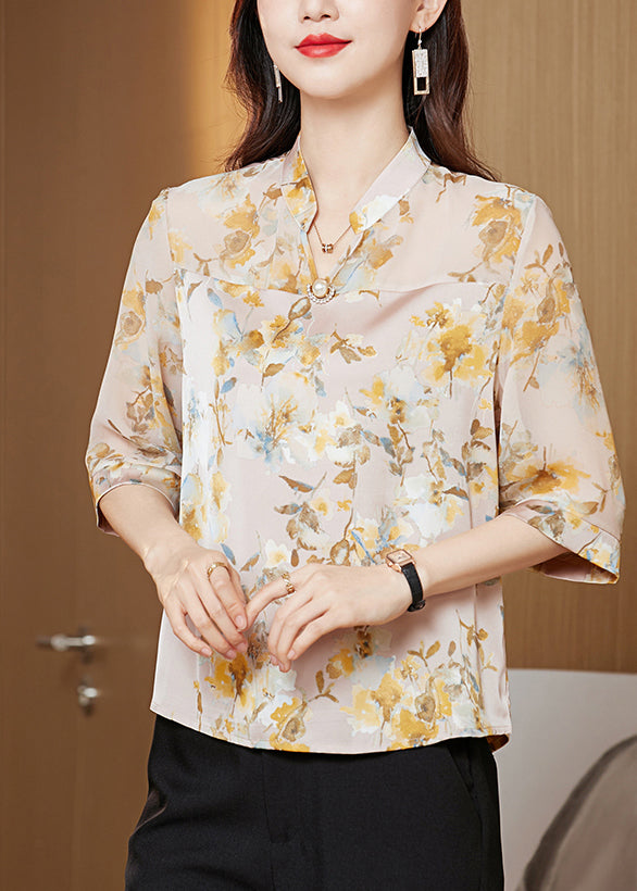 Classic Vintage Shirt with a Flattering Fit
