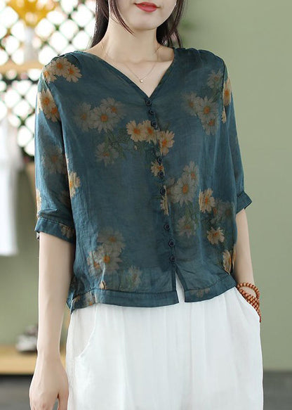 Classic Vintage Shirt with a Flattering Fit