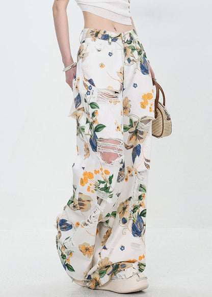 Effortlessly Elegant Pants with a Timeless Design