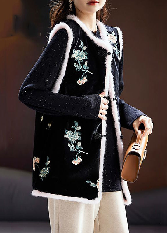 Gracefully Styled Coat for Any Occasion