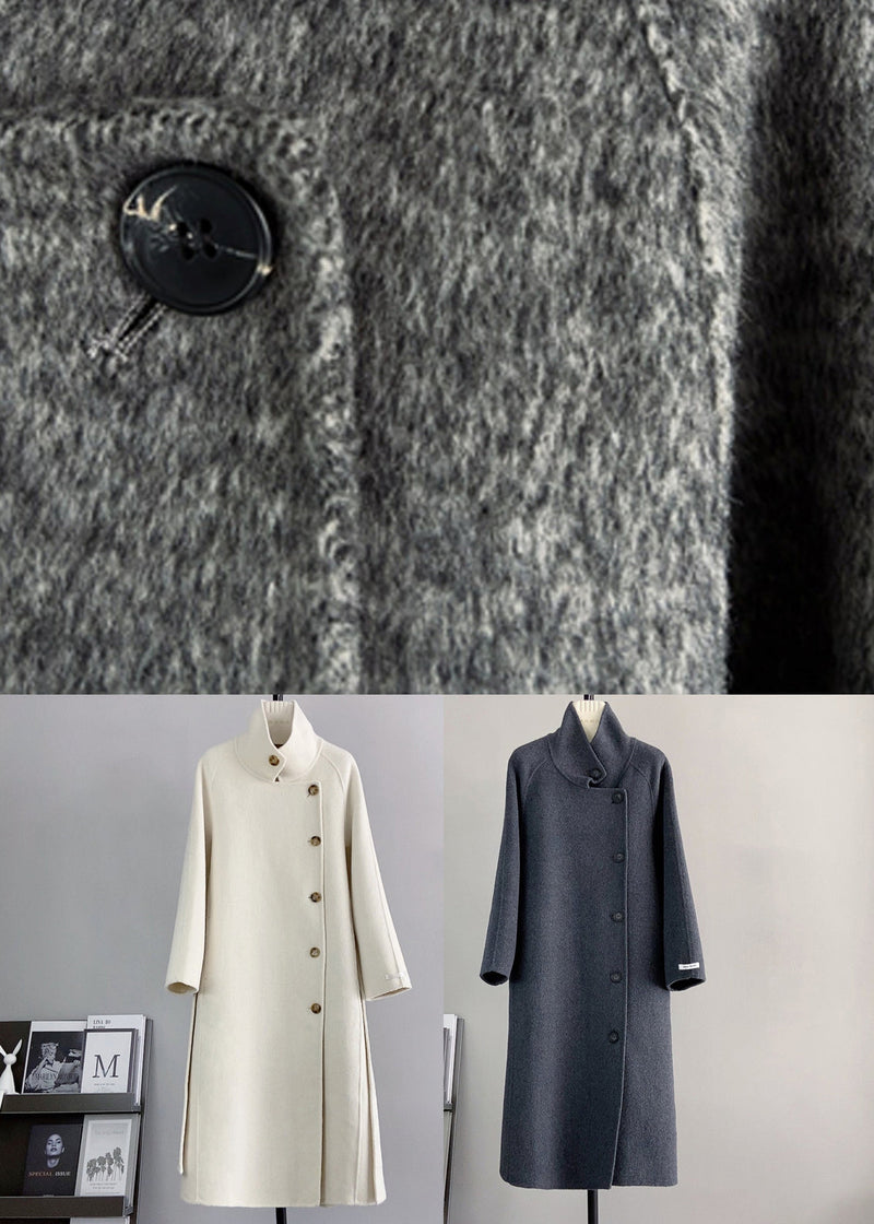 Well Tailored Coat with a Graceful Silhouette