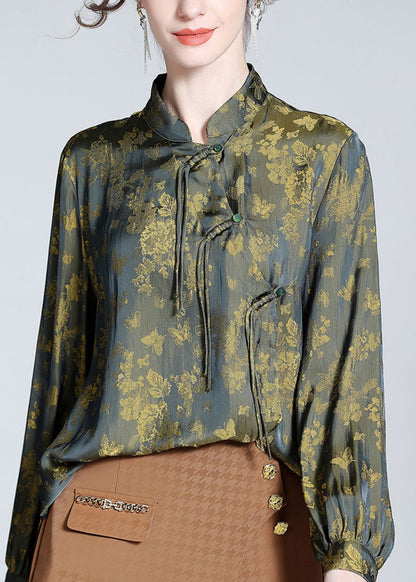 Effortlessly Elegant Top with a Timeless Design