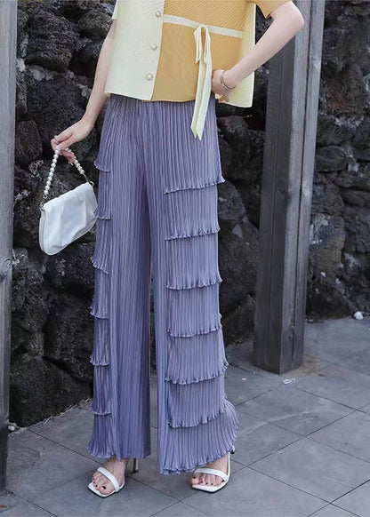 Effortlessly Elegant Pants with a Timeless Design