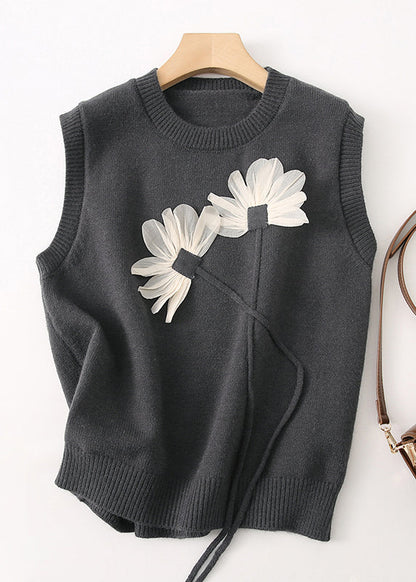 Well Tailored Top with a Graceful Silhouette