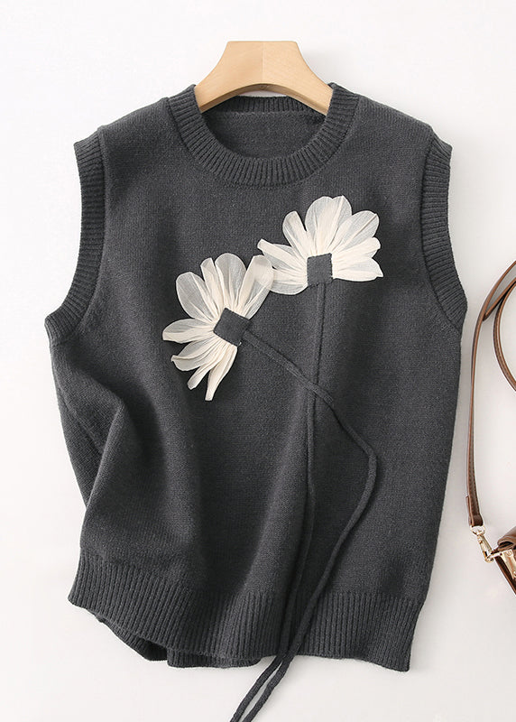 Well Tailored Top with a Graceful Silhouette