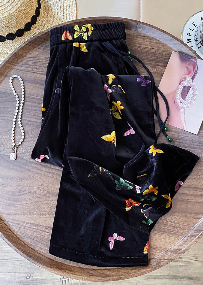 Effortlessly Elegant Pants with a Timeless Design