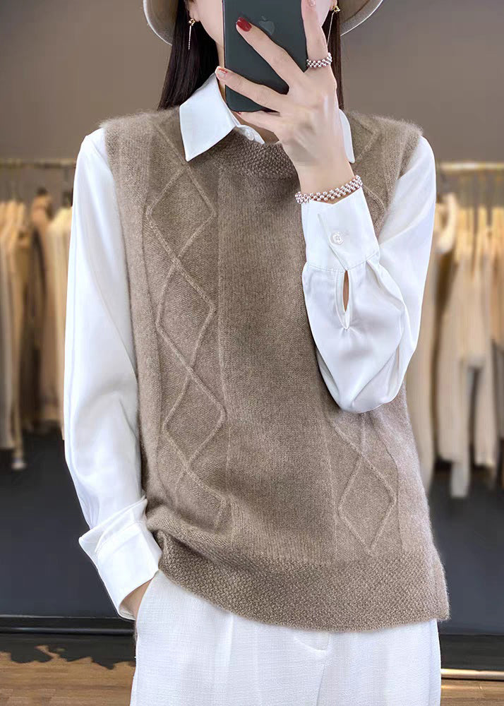 Gracefully Styled Garment for Any Occasion