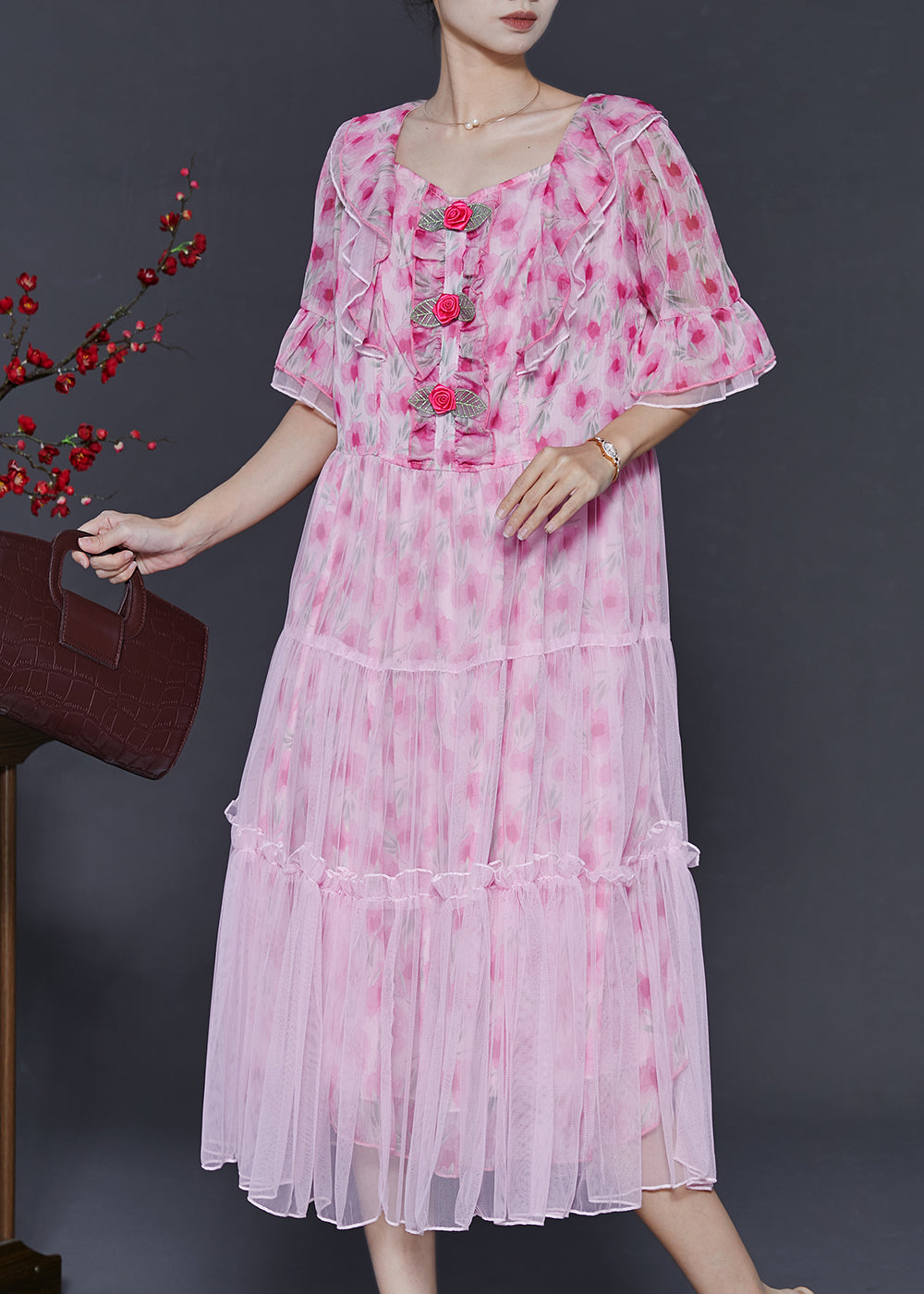 Effortlessly Elegant Dress with a Timeless Design