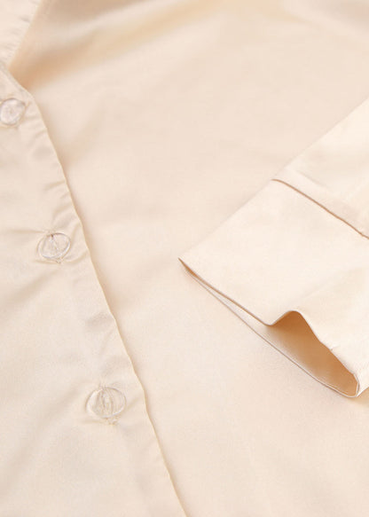 Effortlessly Elegant Garment with a Timeless Design