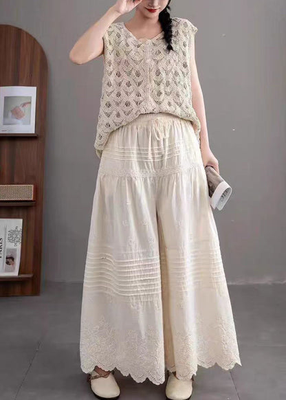 Effortlessly Elegant Pants with a Timeless Design