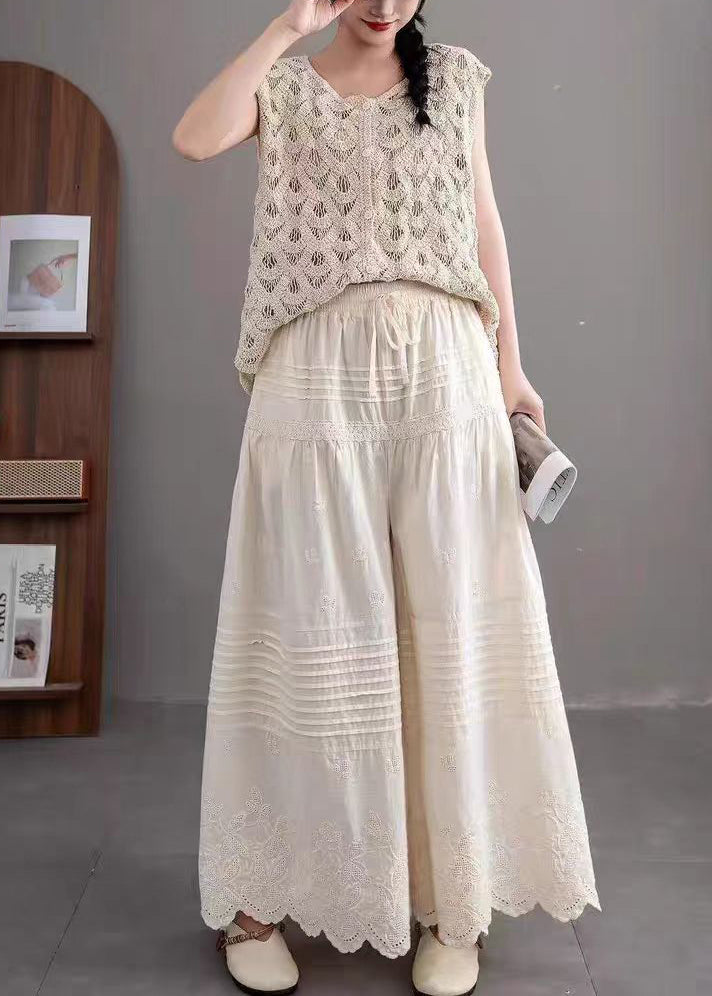 Effortlessly Elegant Pants with a Timeless Design