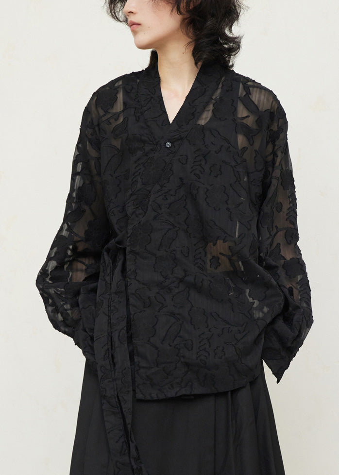 Well Tailored Top with a Graceful Silhouette