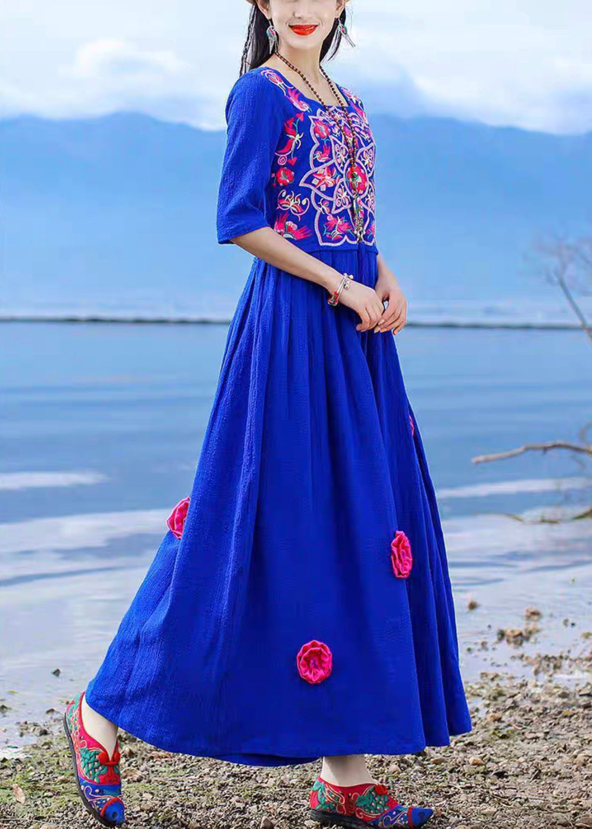 Classic Vintage Dress with a Flattering Fit