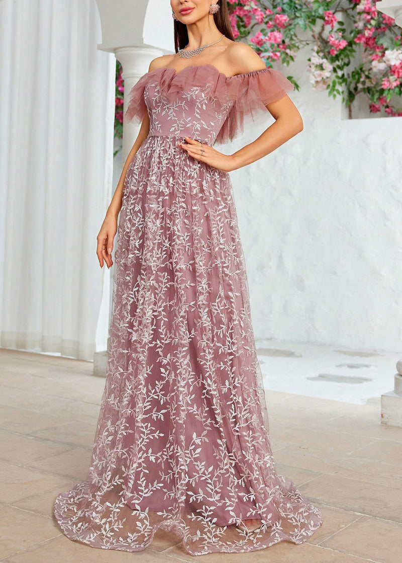 Beautifully Finished Dress in a Timeless Design