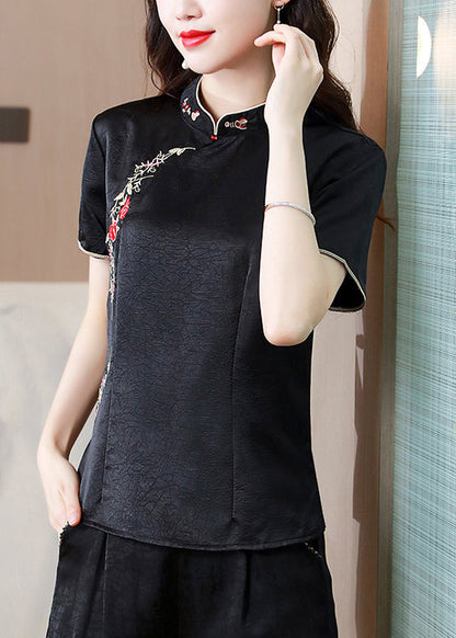 Beautifully Finished Top in a Timeless Design