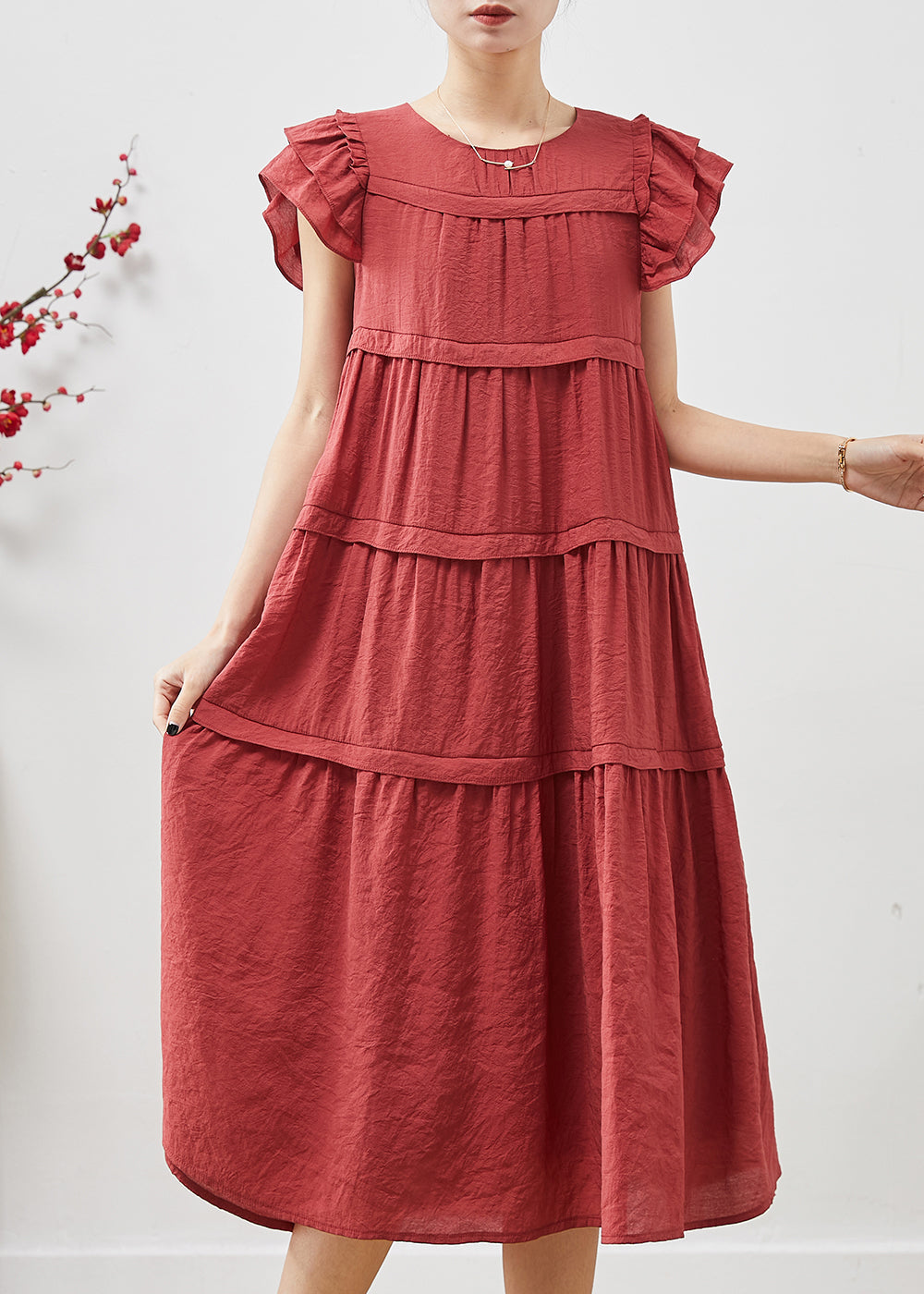 Effortlessly Elegant Dress with a Timeless Design