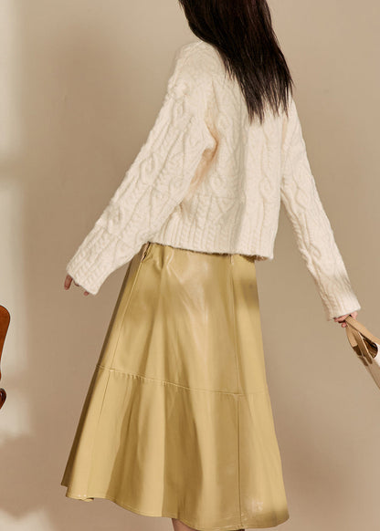 Classic Vintage Sweater with a Flattering Fit