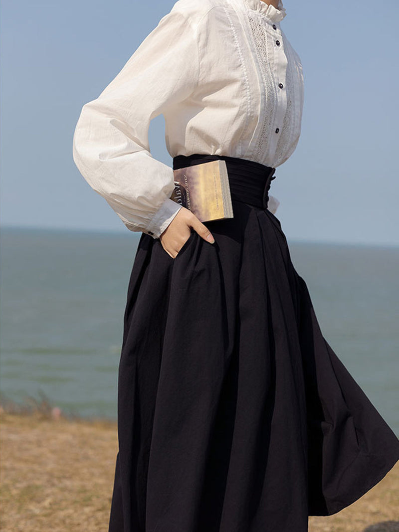 Effortlessly Elegant Garment with a Timeless Design
