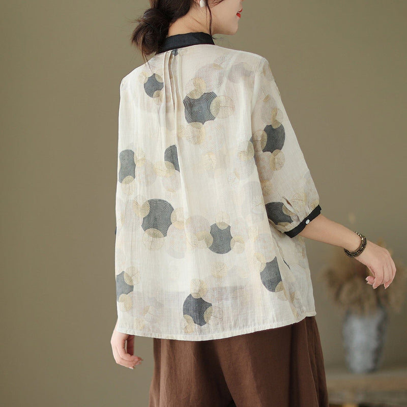 Sophisticated Blouse with a Clean Classic Look