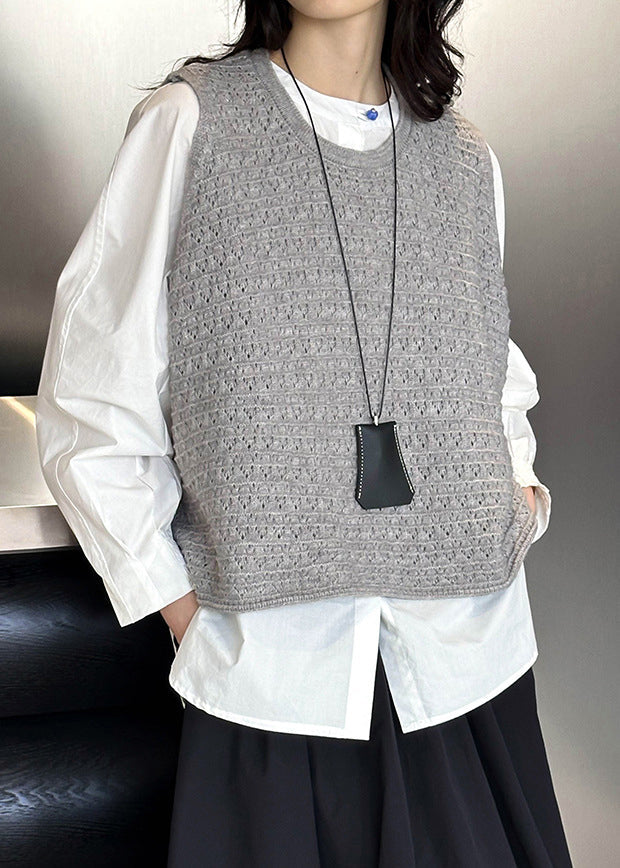 Effortlessly Elegant Garment with a Timeless Design
