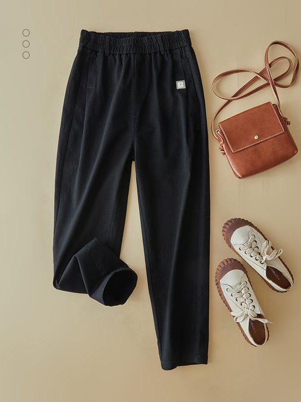 Effortlessly Elegant Pants with a Timeless Design