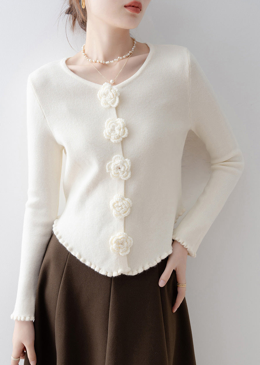 Effortlessly Elegant Sweater with a Timeless Design