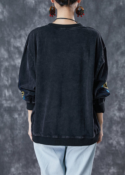 Classic Vintage Pullover with a Flattering Fit