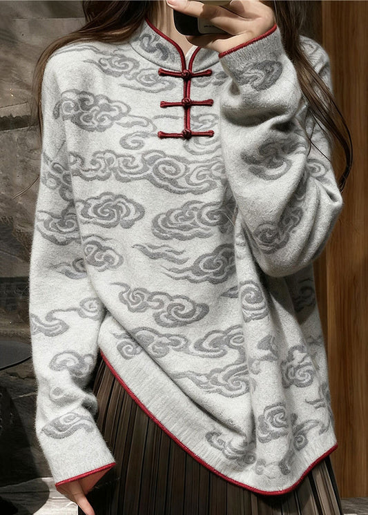 Classic Vintage Sweater with a Flattering Fit