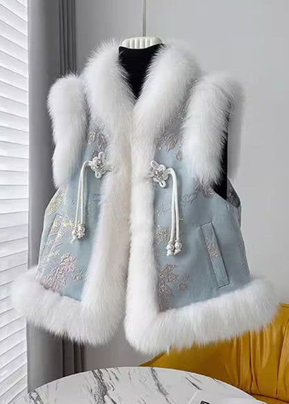 Beautifully Finished Coat in a Timeless Design