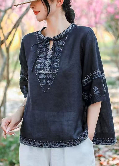Sophisticated Blouse with a Clean Classic Look