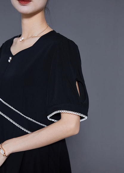 Classic Vintage Blouse with a Flattering Fit